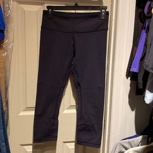 Lululemon navy mid rise 21” luon size 6